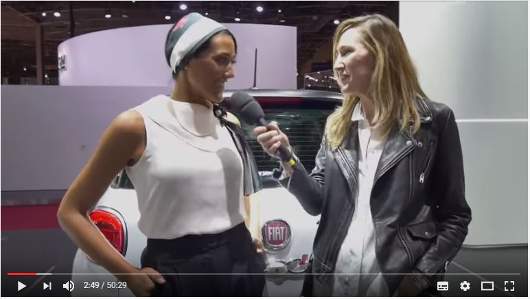 Femmes dans l'automobile